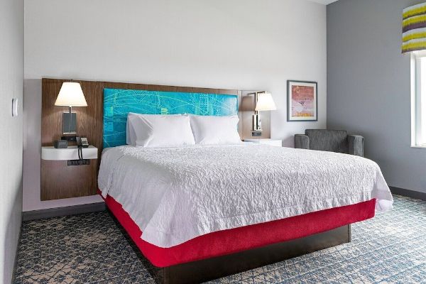 Hampton Inn By Hilton Glendale Milwaukee - Milwaukee, WI