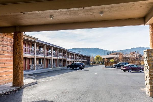 Econo Lodge Inn & Suites - Kalispell, MT