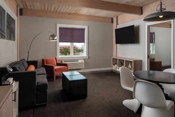 Harbor House Hotel & Marina At Pier 21 - Texas City