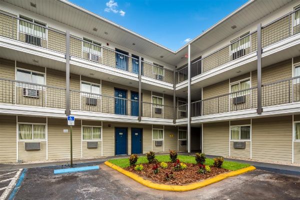 Fl - South Motel 6 Jacksonville - Jacksonville, FL