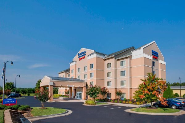 Fairfield Inn And Suites By Marriott South Hill I-85 - Lake Gaston