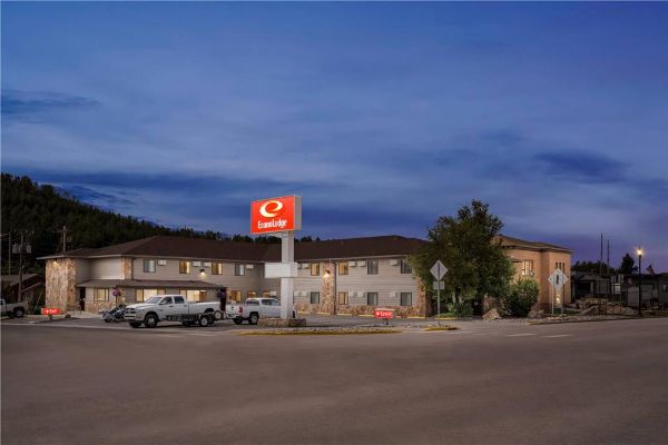 Econo Lodge Custer - Custer, SD