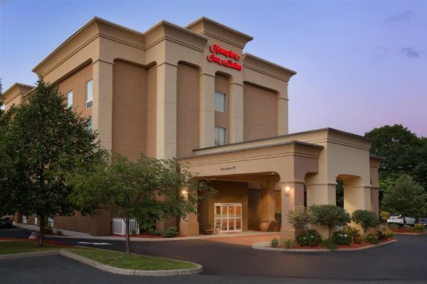 Hampton Inn & Suites Greenfield - Greenfield, MA