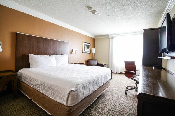 Trademark Collection By Wyndham Waterloo Suites Hotel - Waterloo