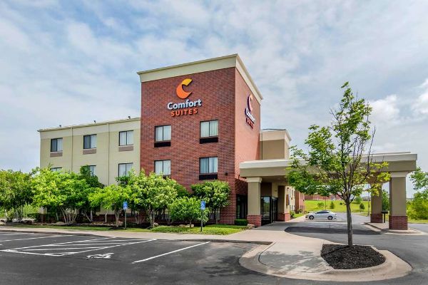 Comfort Suites Speedway - Kansas City, KS