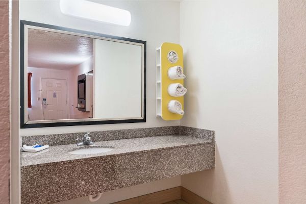 Motel 6 San Antonio Fiesta Trails - San Antonio, TX