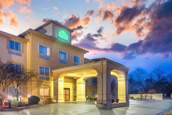 La Quinta Inn & Suites By Wyndham Fort Smith - Fort Smith, AR