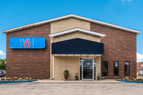 Motel 6 Madison East - Madison, WI