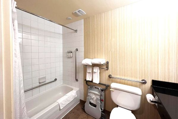 Ramada By Wyndham Prince Albert - Prince Albert