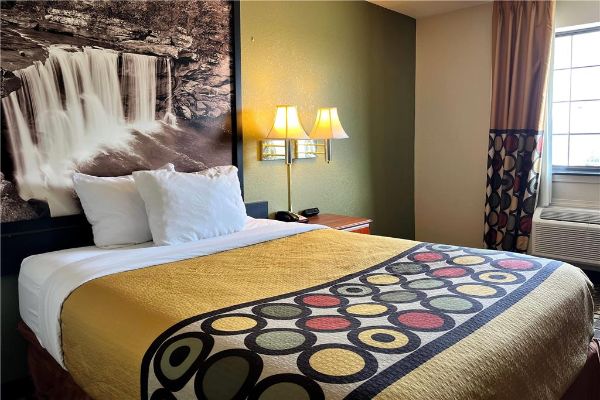 Super 8 By Wyndham Madison In - Carrollton, KY