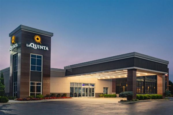 La Quinta Inn & Suites By Wyndham Joplin - Joplin, MO