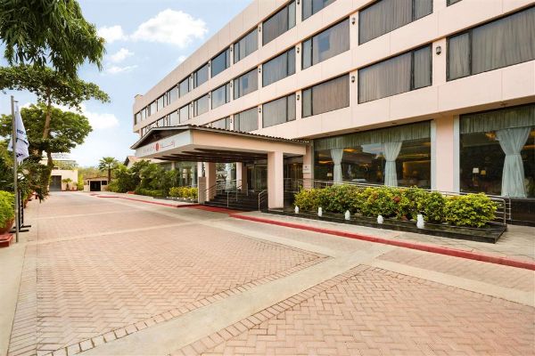 Ramada Plaza By Wyndham Karachi Airport Hotel - Karachi