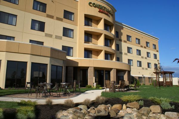 Courtyard By Marriott Lima - Lima, OH