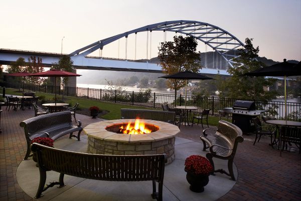 Fairfield Inn And Suites By Marriott Pittsburgh Neville Island - Pittsburgh, PA