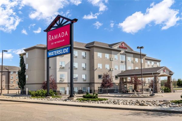 Ramada By Wyndham Lac La Biche - Lac La Biche