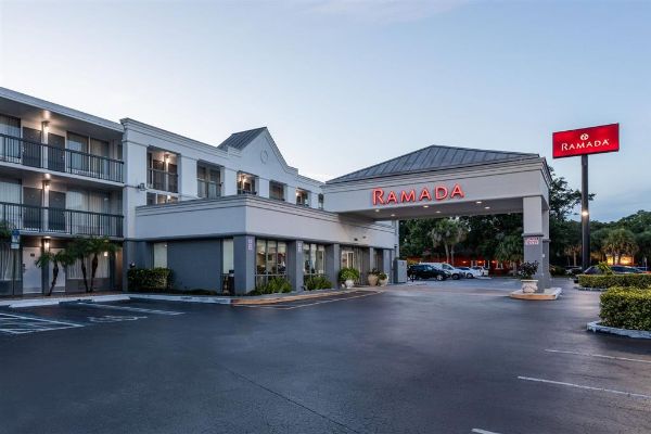 Ramada By Wyndham Altamonte Springs Near I-4 - Maitland, FL