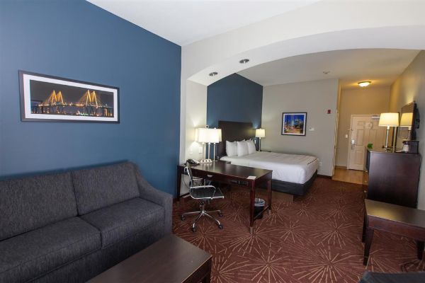 La Quinta Inn & Suites By Wyndham Houston East At Normandy - Crosby, TX