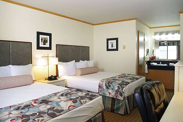A Baymont By Wyndham River House Inn - Florence, OR