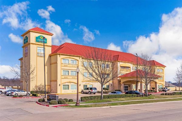 La Quinta Inn & Suites By Wyndham Ennis - Ennis, TX