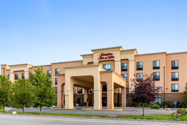 Hampton Inn & Suites Fairbanks - Fairbanks, AK