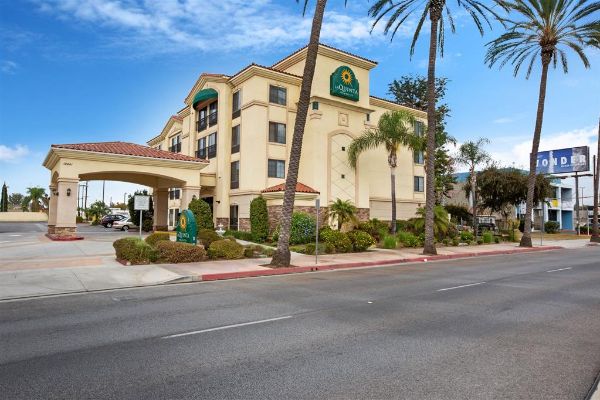 La Quinta Inn & Suites By Wyndham Ne Long Beach/cypress - Long Beach, CA
