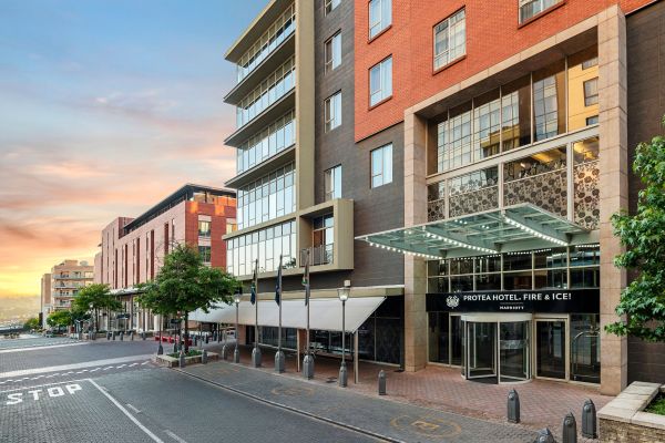 Protea Hotel Fire And Ice By Marriott Johannesburg Melrose Arch - Sandton
