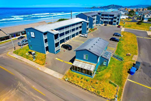 Oyo Waves Hotel Newport Or - Nye Beach - Newport, OR