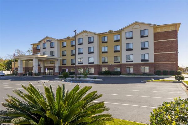 Comfort Inn & Suites Montgomery Eastchase - Montgomery, AL