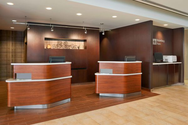 Courtyard By Marriott Kingston Highway 401 Division Street - Kingston