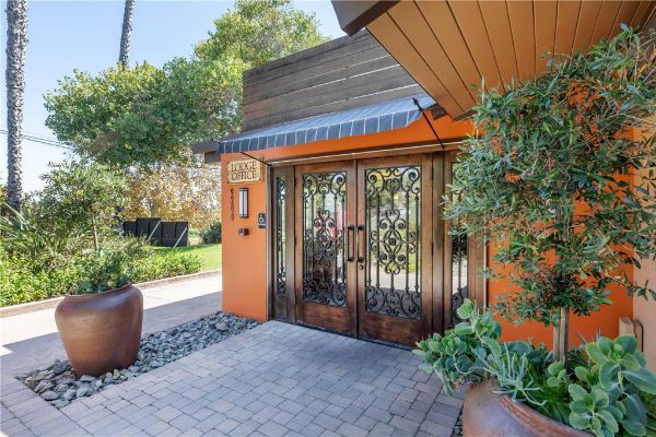 Carlton Oaks Lodge An Ascend Collection Hotel - La Mesa, CA