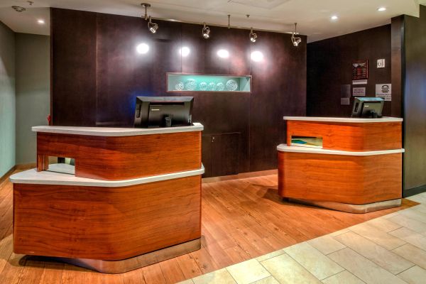 Courtyard By Marriott Alexandria - Alexandria