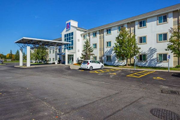 Motel 6 Toronto East - Whitby - Whitby