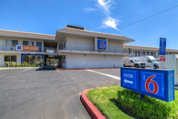 Motel 6 Riverside West Jurupa Valley - Rialto, CA
