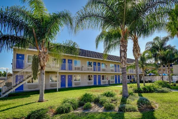Motel 6 Riverside South - Corona