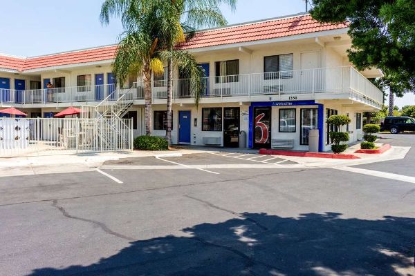 Motel 6 Bakersfield Convention Cent - Bakersfield, CA