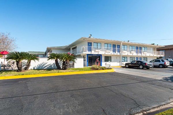 Motel 6 Mcallen - McAllen, TX