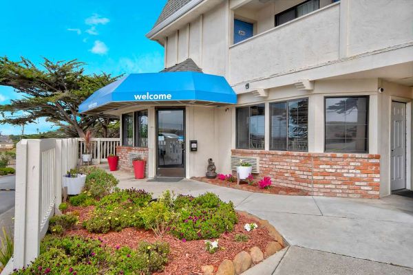 Motel 6 Monterey - Marina - Marina, CA