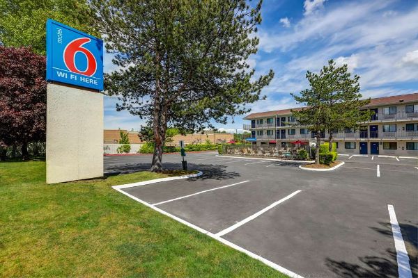 Motel 6 Seattle North Kirkland - Seattle, WA