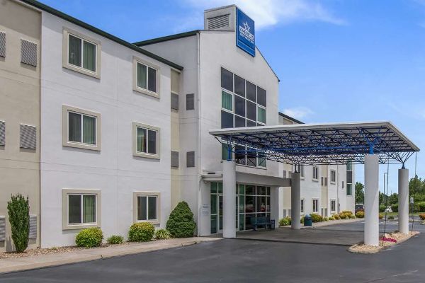 Americas Best Value Inn Knoxville East - ノックスビル, TN