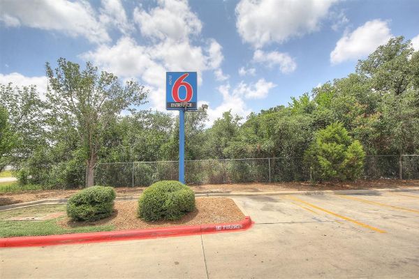Motel 6 San Antonio - Fiesta - San Antonio, TX