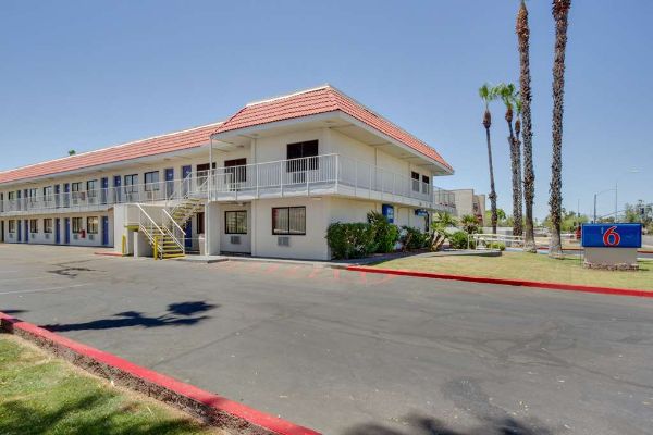 Motel 6 Phoenix Tempe-broadway-asu - Phoenix, AZ