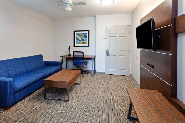 Holiday Inn Express & Suites Rancho Mirage - Palm Spgs Area By Ihg - Cathedral City, CA