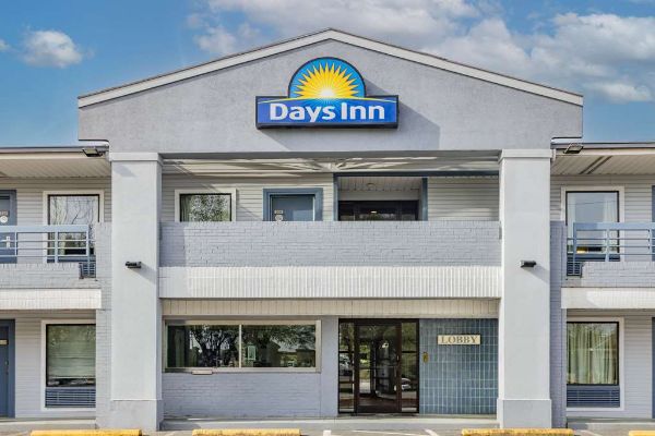 Days Inn By Wyndham Raleigh Glenwood-crabtree - Raleigh, NC