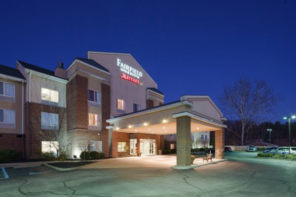 Fairfield Inn And Suites By Marriott Marietta - Marietta, OH