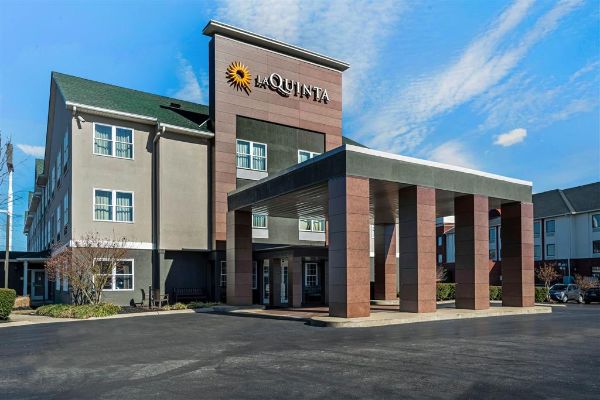 La Quinta Inn & Suites By Wyndham Lebanon - Lebanon, TN