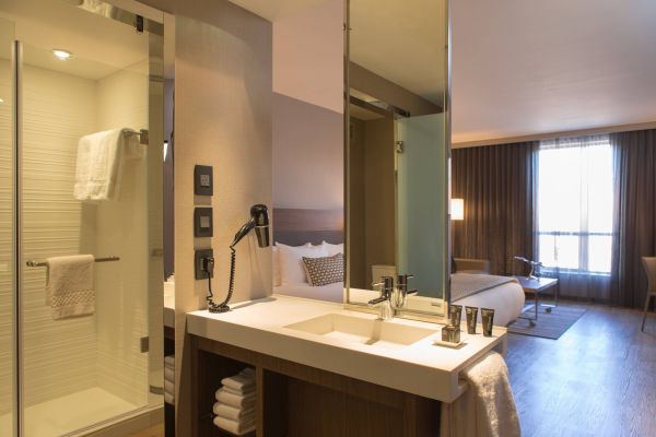 Ac Hotels By Marriott Kansas City Plaza - Kansas City, KS