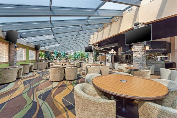 Best Western Plus Mirage Hotel & Resort - High Level