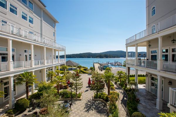 Prestige Oceanfront Resort - スーク