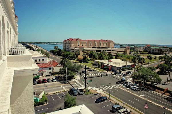 Hampton Inn & Suites Bradenton Downtown Historic District - Bradenton, FL