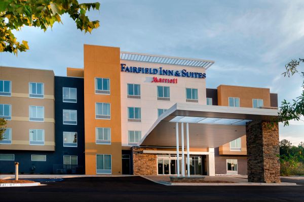 Fairfield Inn And Suites By Marriott Atlanta Cumming Johns Creek - Cumming, GA